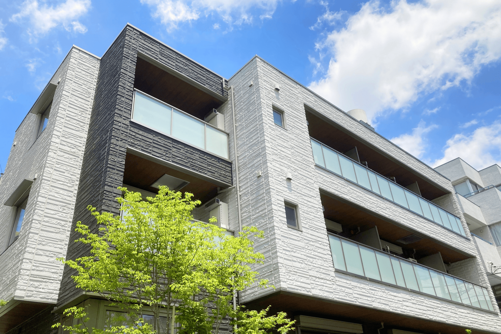 アパート・マンションのカビを根絶｜天井裏・床下の除菌で資産価値を守る